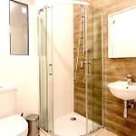- Seafront Cityapartmentstay Apartament *