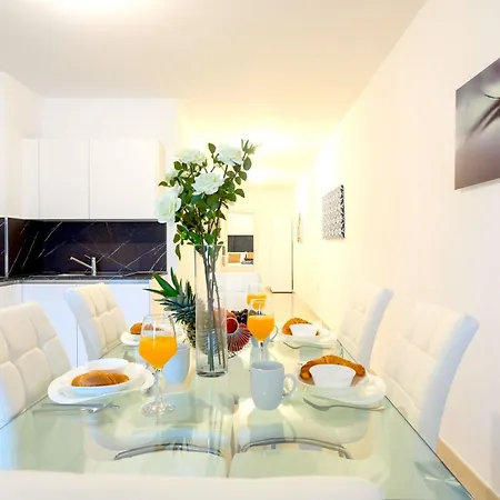 - Seafront Cityapartmentstay San Giuliano